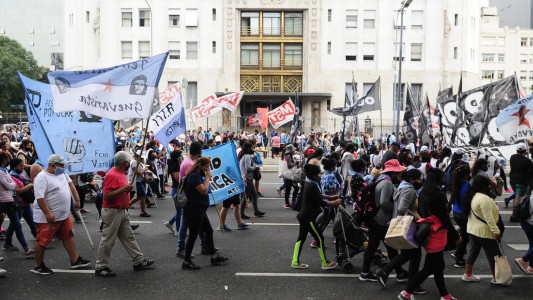 Un legislador ligado a Milei propuso prohibir las protestas con cortes de calle en la Ciudad