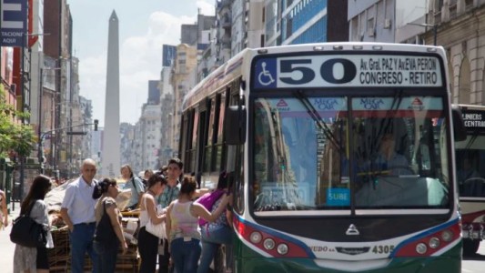 El Gobierno convocó a Rodríguez Larreta para discutir el traspaso de los colectivos