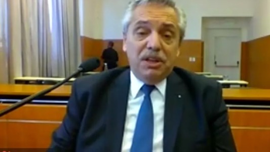 "Decisiones no judicializables": Alberto Fernández defendió Cristina en Comodoro Py