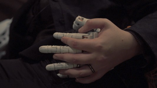 Desarrollan un robot para "escuchar problemas" de sus dueños y "consolarlos cuando lloren"