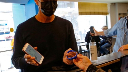 Israel dejará de pedir el pase sanitario ante la baja de contagios de coronavirus