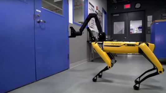Diseñaron un perro robot capaz de abrir puertas (y que probablemente te asuste)