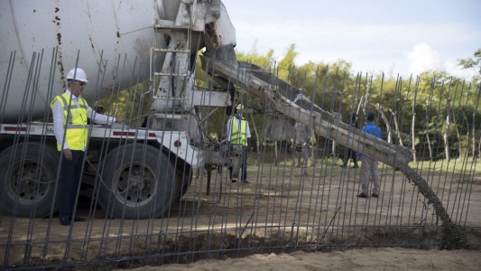 Para controlar la inmigración, República Dominicana empieza a construir un muro en la frontera con Haití