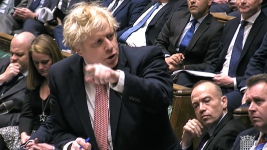 Fin de las restricciones en Reino Unido: ya no deberán aislarse quienes den positivo de covid