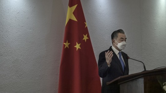 China insta a moderación pero entiende "preocupaciones razonables" de Rusia sobre Ucrania