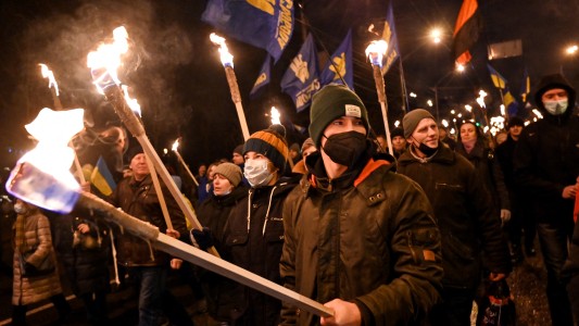 Conflicto con Rusia: Kiev decretó toque de queda hasta el lunes