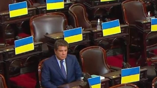 Manes: "La antinomia entre halcones y palomas en la oposición distrae"