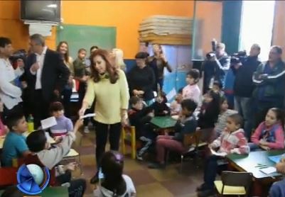 Cristina Fernández dialogó con vecinos de la isla Maciel y curas villeros