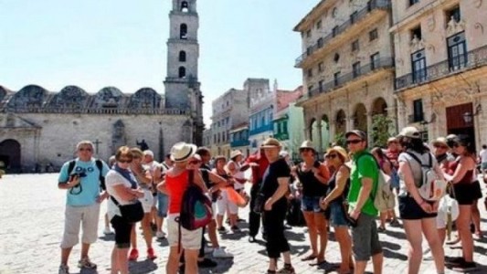 Turistas rusos suspenden vacaciones y salen de urgencia de Cuba para poder regresar a su país