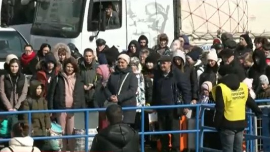 A 12 días de la invasión de Rusia, los refugiados ucranianos llegaron a los dos millones
