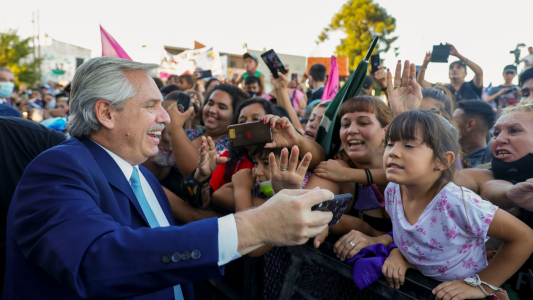 Fernández le abrió la puerta a una reelección y cruzó a la oposición por el FMI