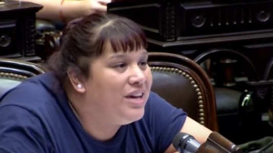 Natalia Zaracho: "No puedo volver a mi barrio, mirar a mis vecinos y decir que voté a favor de la estafa de Macri"