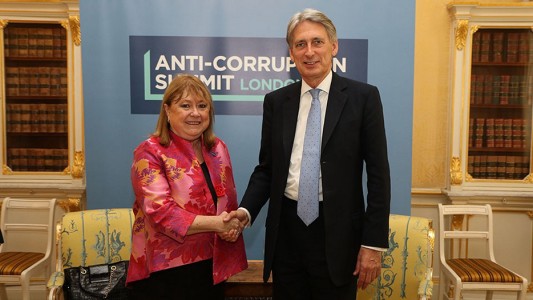 Malcorra: "Tenemos que explorar el diálogo y la colaboración con el Reino Unido más allá de Malvinas"