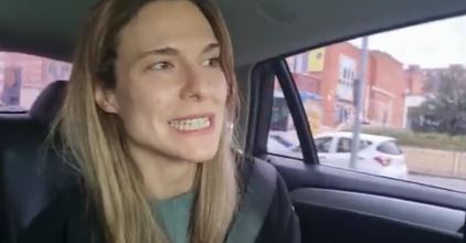 Video: Le hablaba la voz de Google Maps, pero desde el asiento trasero