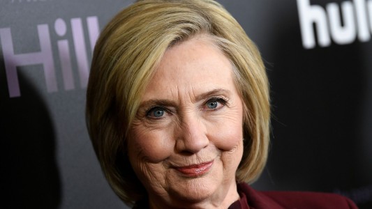 Hillary Clinton, con coronavirus, pidió que le recomendaran películas