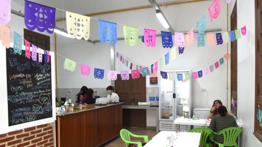 Inauguraron en un neuropsiquiátrico un bar atendido por mujeres con padecimientos mentales