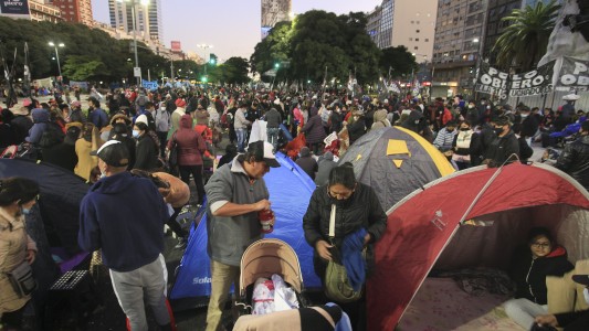 Empezó el acampe piquetero frente al Ministerio de Desarrollo Social
