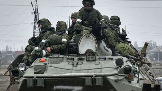 Denuncian que las fuerzas rusas preparan un ataque "masivo" en el este de Ucrania