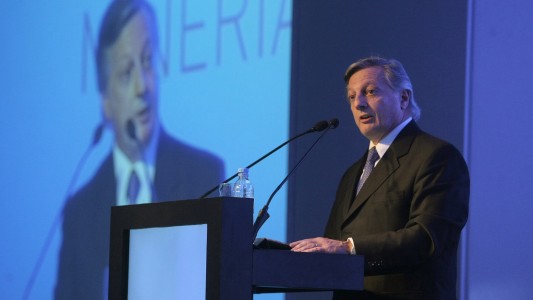 Aranguren afirmó que "no hay incompatibilidad" en tener acciones de Shell y ser ministro de Energía