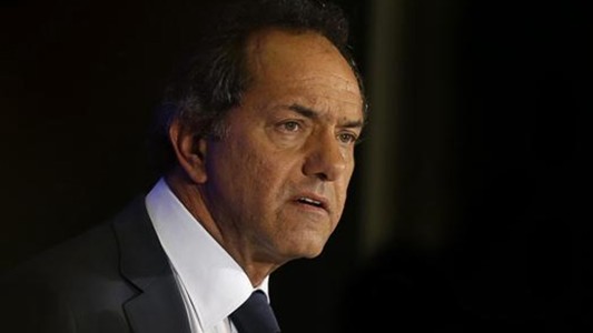 Scioli calificó de "absoluta falsedad" las denuncias por presunto desvío de fondos