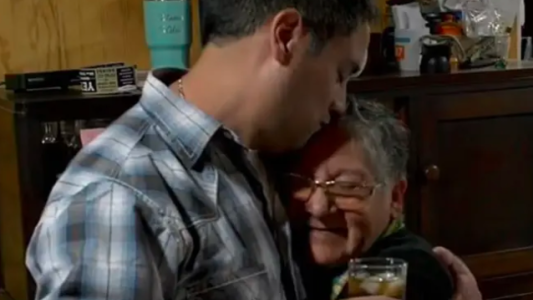 Despertó tras el parto y le dijeron que su bebé había muerto: casi 40 años más tarde descubrió la verdad