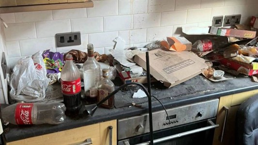 Su inquilino se fue y descubrieron que el departamento llevaba años sin limpieza
