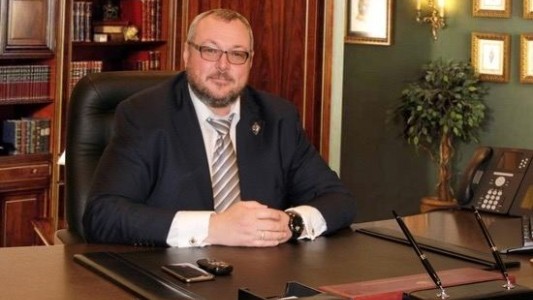 Hallan muerto a un banquero ruso cercano a Vladimir Putin, junto a su esposa embarazada y su hija de 13 años