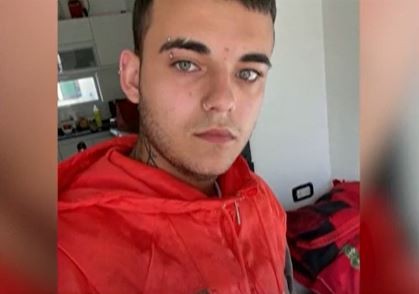 Hallan asesinado a un joven en su casa de Banfield e investigan si lo mataron durante una entradera