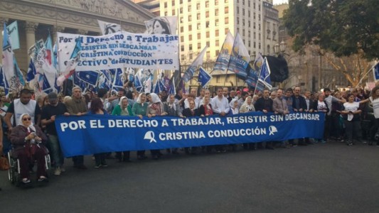 Con presencia de Hebe de Bonafini, comenzó la "Marcha de la Resistencia" en Plaza de Mayo