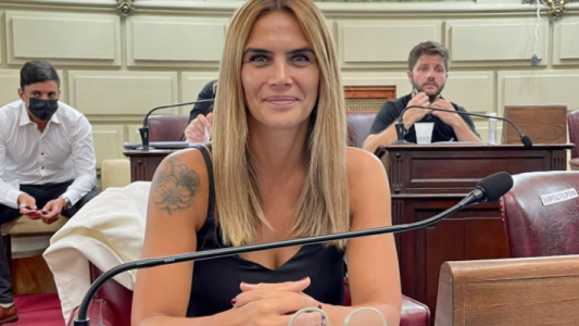 "La que puede, puede": el viral de Amalia Granata tras la reelección del presidente de la Cámara de Diputados de Santa Fe