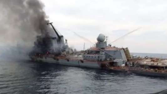 Rusia admite un muerto y 27 desaparecidos en el hundimiento del Moskva