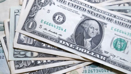 El dólar blue llegó a $205,50 y alcanzó el mayor valor en casi dos meses