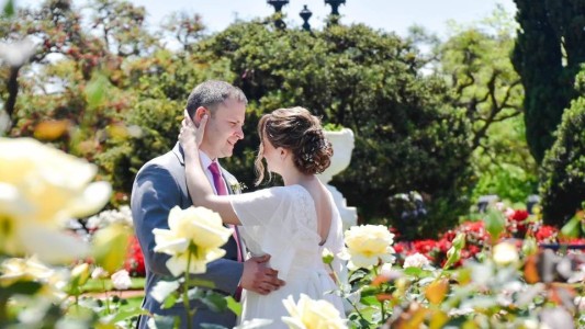 Anuncian casamientos por internet y pago de impuestos con criptomonedas en CABA