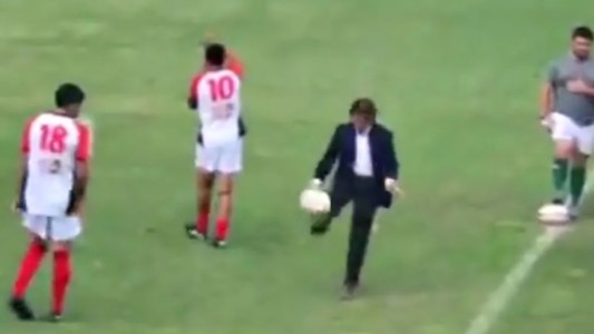 Video: Lacalle Pou le pegó un pelotazo al jefe de la Policía de Maldonado