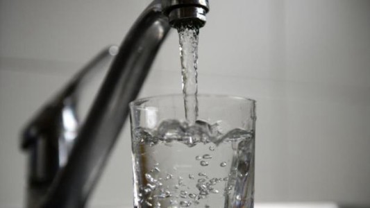 El Gobierno prepara un nuevo cuadro de tarifas para el agua