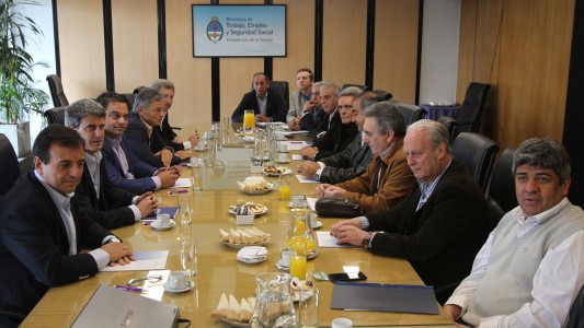 Jefe de la CGT advirtió al Gobierno que "si van a ofrecer migajas" es "mejor no tener reunión"