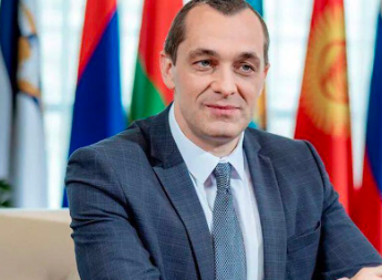 Murió un oligarca ruso tras inyectarse veneno de sapo para curar la resaca