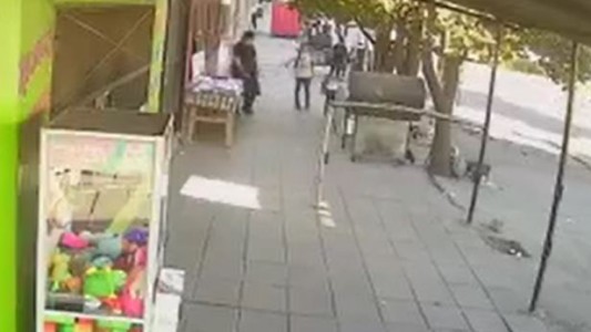 La Matanza: un adolescente de 15 años baleó a un parrillero para robarle