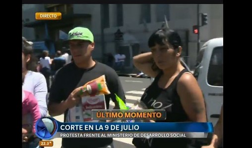 Corte en 9 de Julio para reclamar la actualización de planes sociales