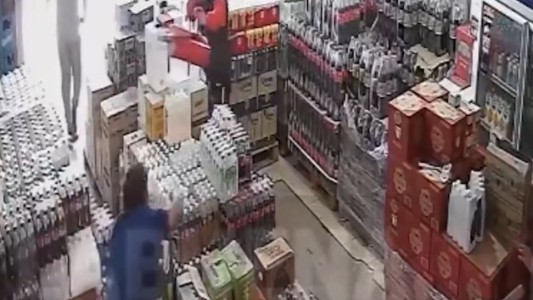 Le revoleó un matafuegos a un ladrón para evitar que le robe - #REC