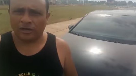 El video del empleado público que se compró un auto de alta gama "con plata de los impuestos" y lo echaron