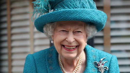 La Reina Isabel II cumple 70 años en el trono: la saludó el Papa Francisco