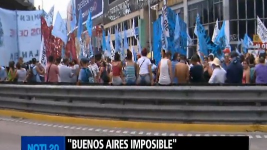 Organizaciones sociales realizan cortes y ollas populares en reclamo por planes sociales