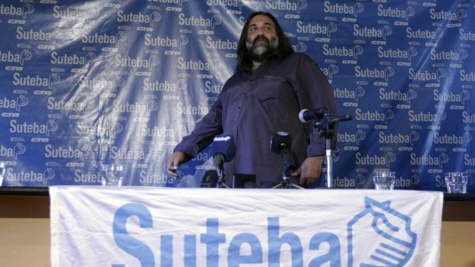 Baradel: gobierno bonaerense "autoriza aumentos de tarifas" de 100% y quiere aumentos salariales de "4,5% por trimestre"