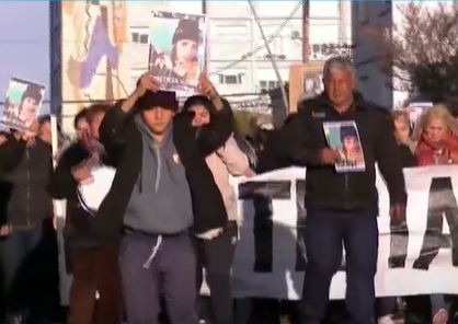 Marcharon en Laprida por la muerte de una joven en una comisaría tras ser detenida