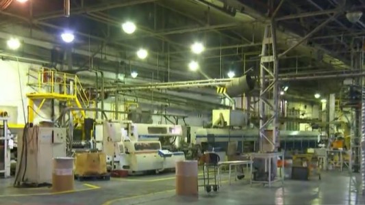 Cooperativa metalúrgica enseña a jóvenes a trabajar en su fábrica