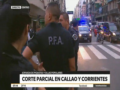 Día de piquetes y ollas populares: corte en Callao y Corrientes