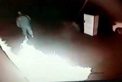 Video: Un pirómano ataca inmobiliarias y escribanías