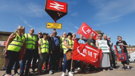 El Reino Unido enfrenta una de las mayores huelgas ferroviarias de las últimas décadas