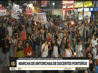 Marcha de antorchas de los docentes porteños